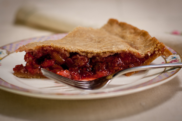 Strawberry Rhubarb Cherry Pie glutenfree sugarfree