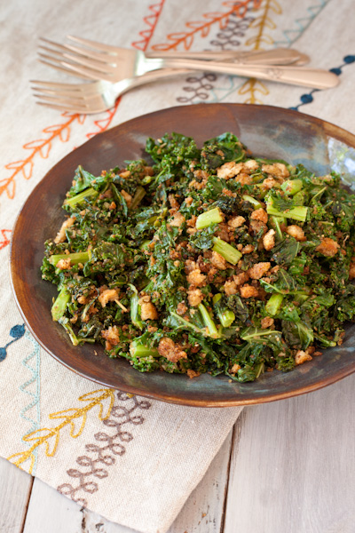 Pan-Roasted Kale with Crispy Italian Breadcrumbs | Recipe Renovator | Gluten-free, vegan, vegetarian, dairy-free