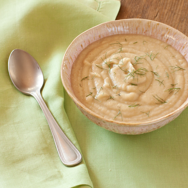 Celery Root Soup with Roasted Fennel and Garlic from Stephanie at Recipe Renovator | gluten-free, vegan, paleo, Whole30 compliant