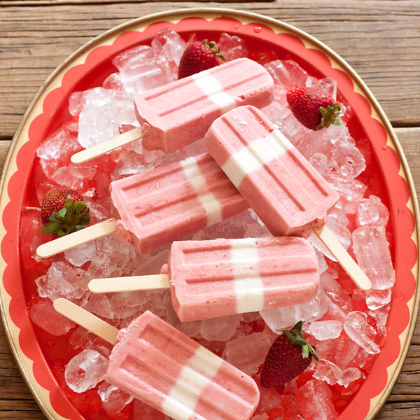 Strawberries and Cream Pops from Recipe Renovator | Luscious home-made frozen treats, super easy, with no added sugar